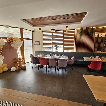 Hotel Bulevard Fagaras Ngoại thất bức ảnh