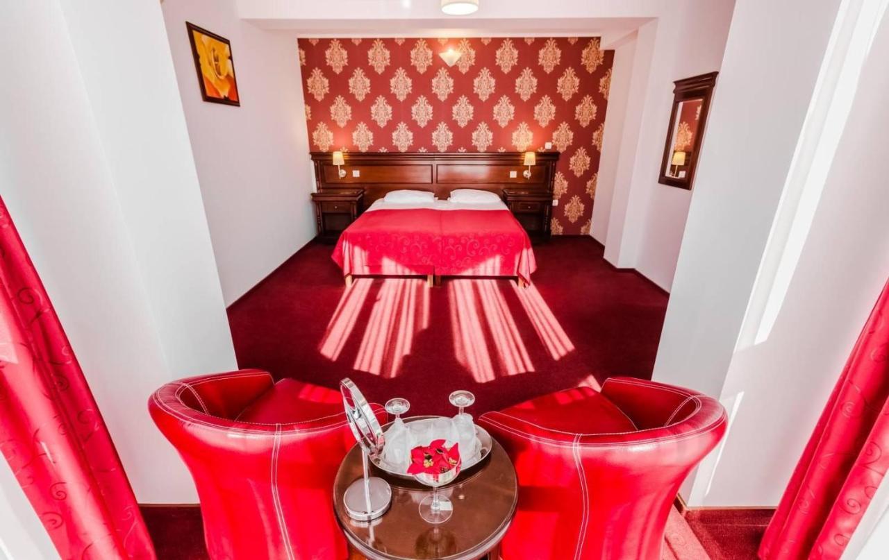 Hotel Bulevard Fagaras Ngoại thất bức ảnh