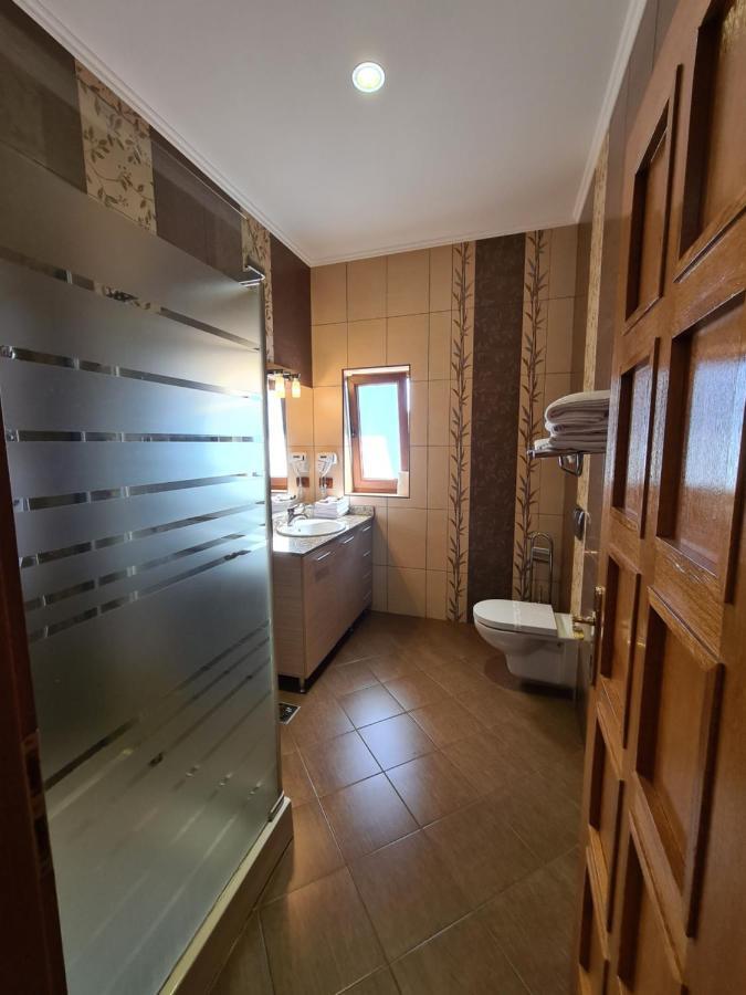 Hotel Bulevard Fagaras Ngoại thất bức ảnh