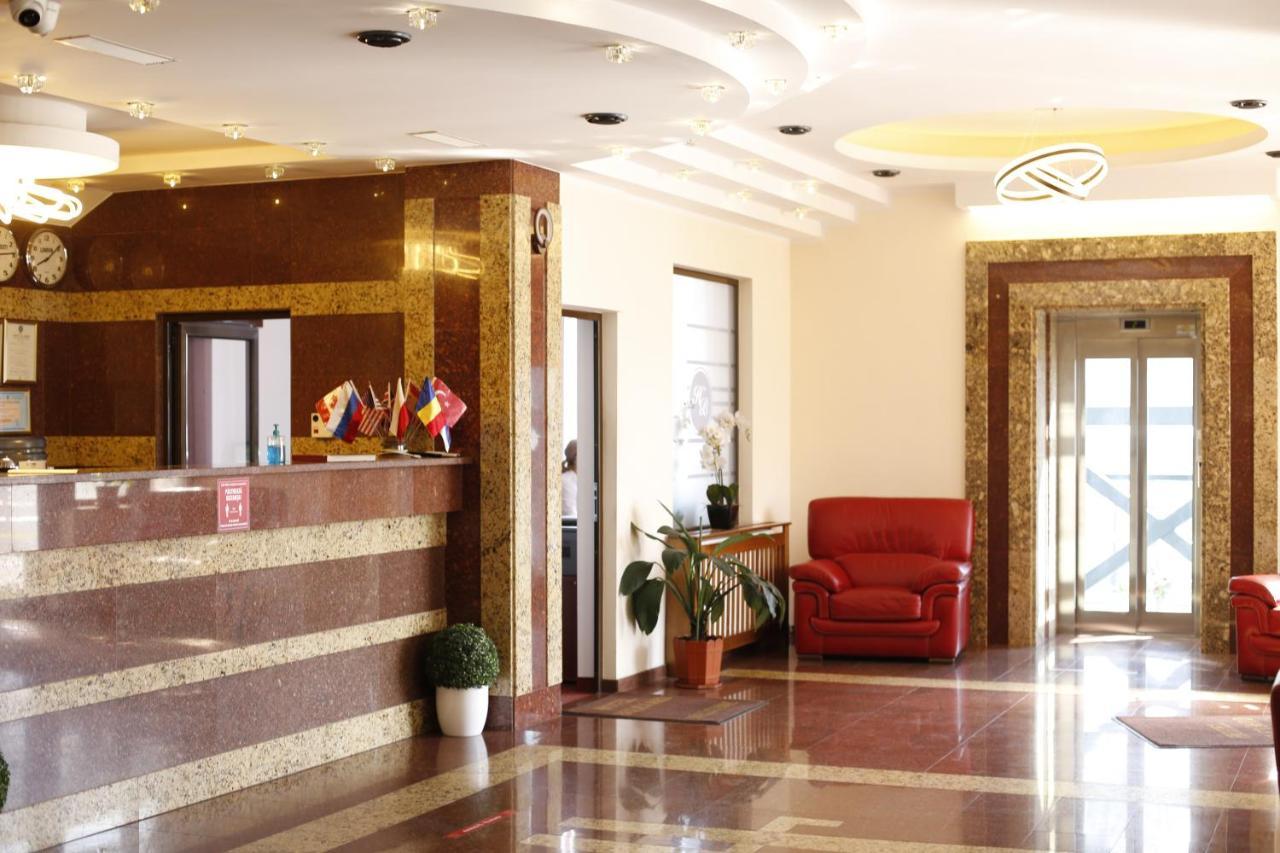 Hotel Bulevard Fagaras Ngoại thất bức ảnh