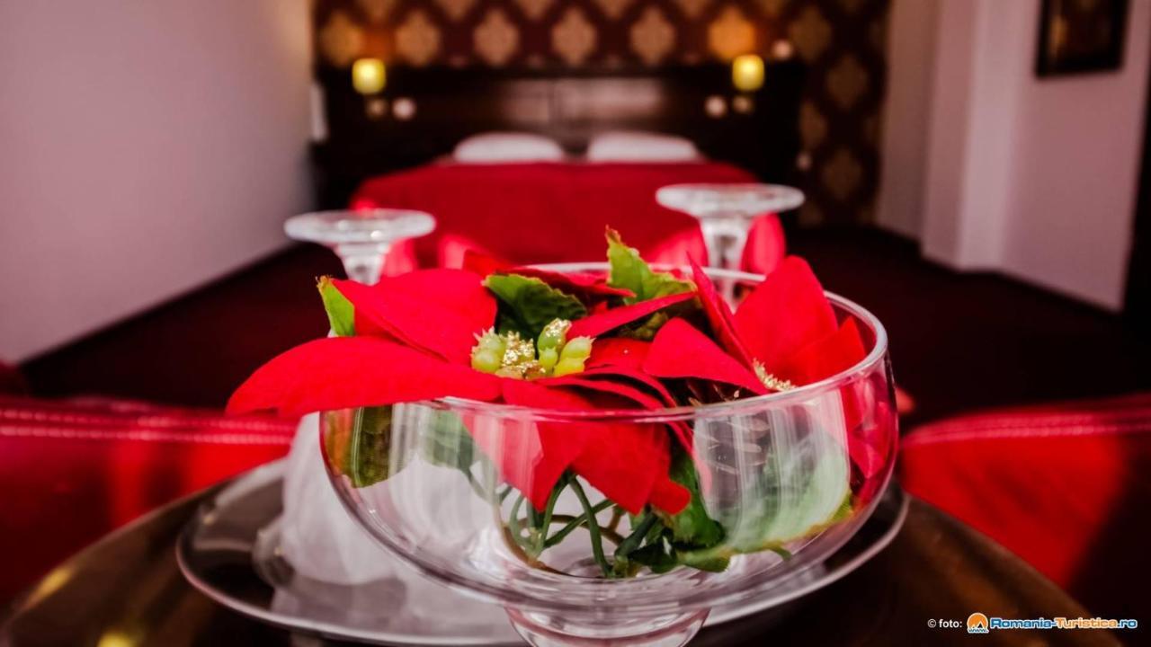Hotel Bulevard Fagaras Ngoại thất bức ảnh
