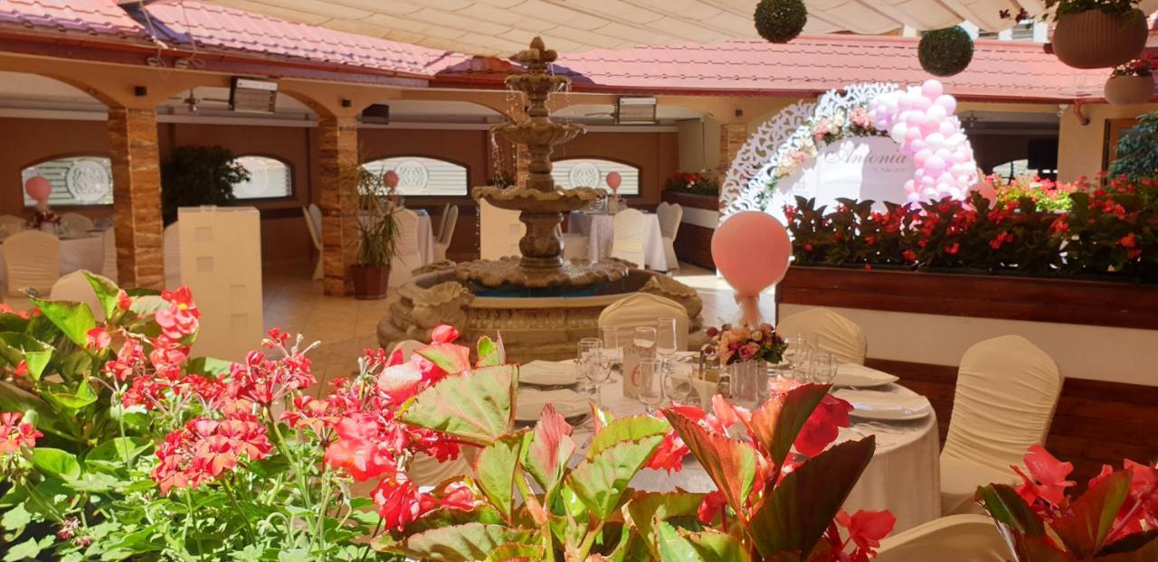 Hotel Bulevard Fagaras Ngoại thất bức ảnh
