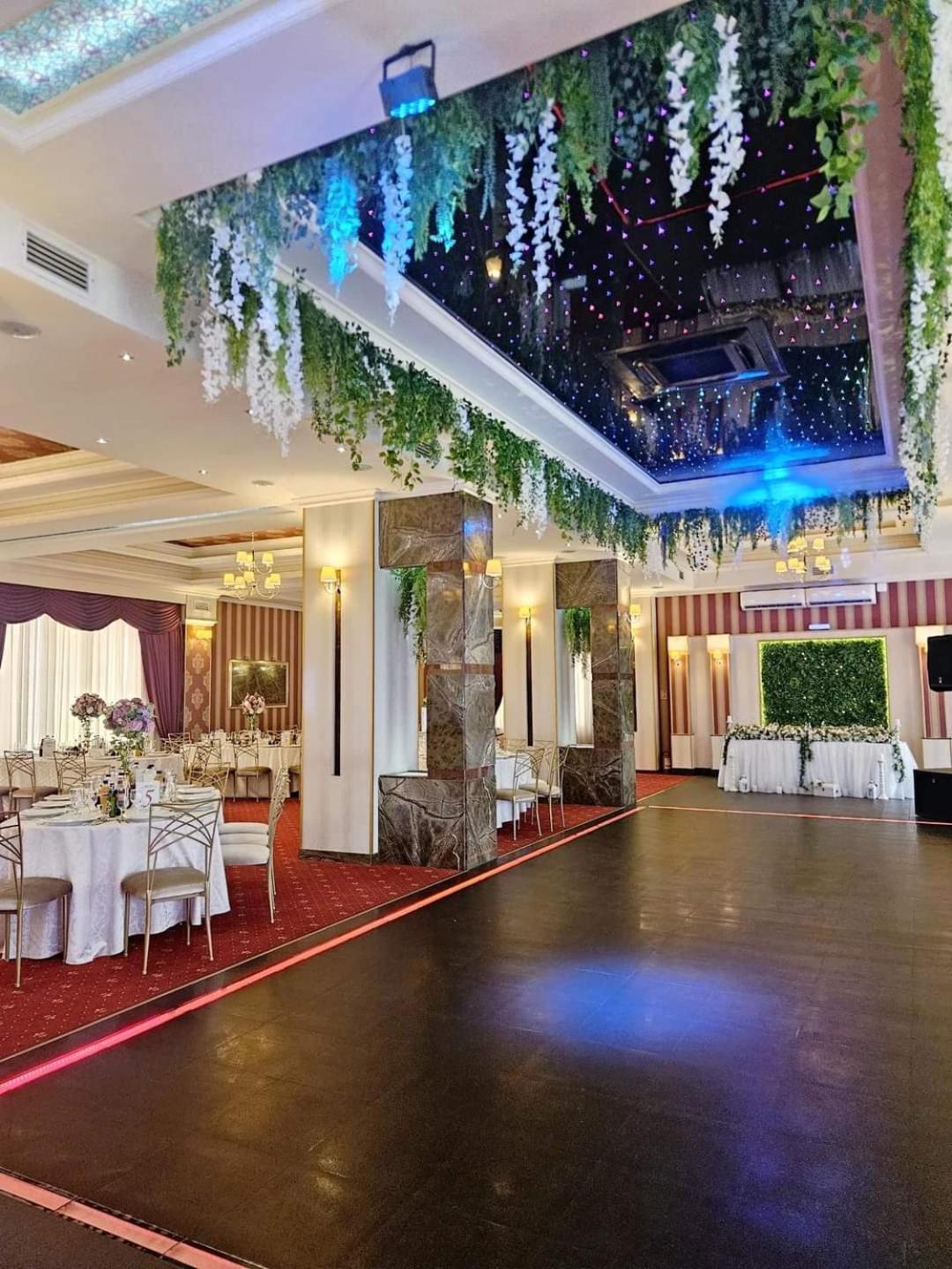 Hotel Bulevard Fagaras Ngoại thất bức ảnh