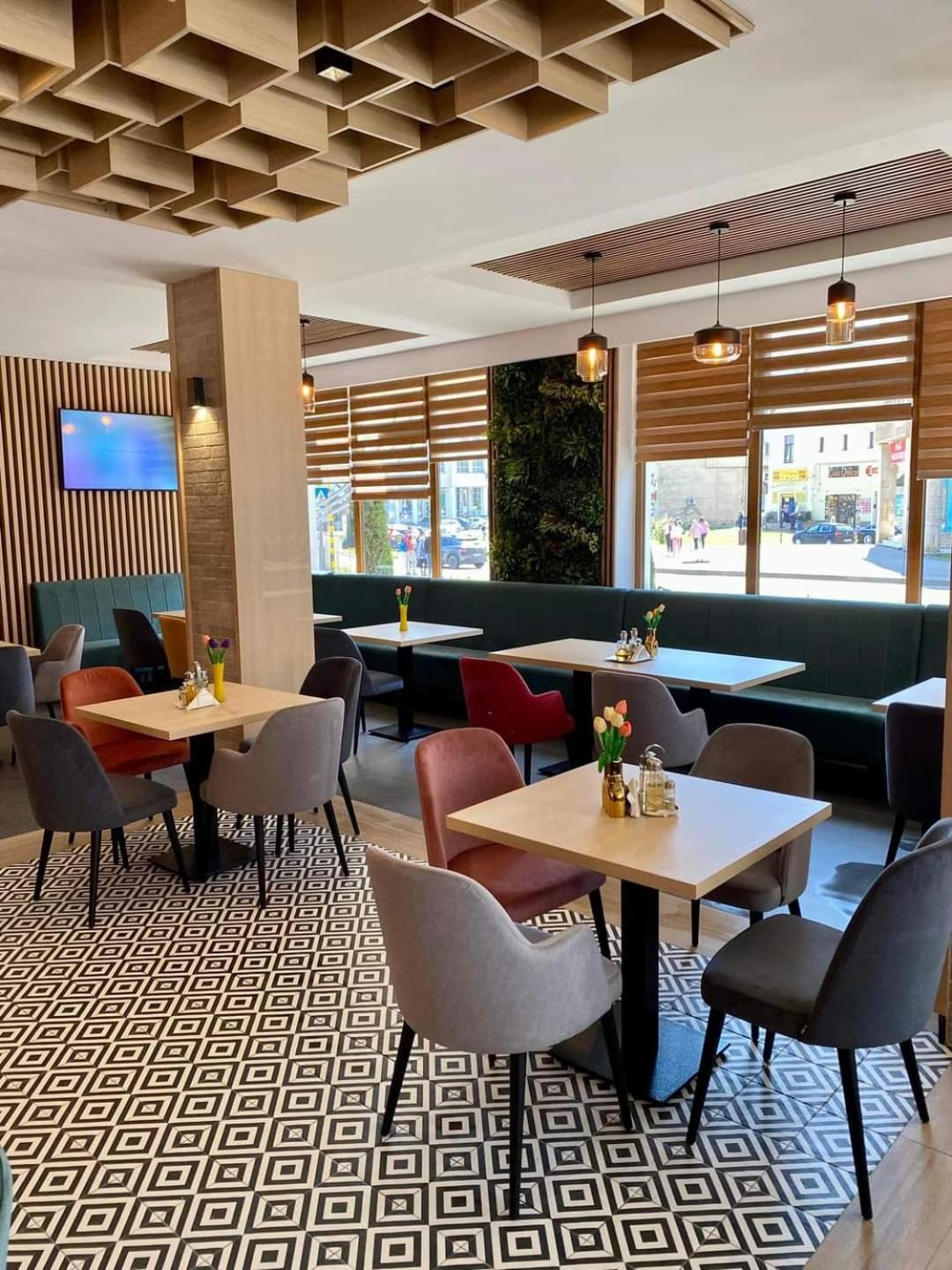 Hotel Bulevard Fagaras Ngoại thất bức ảnh