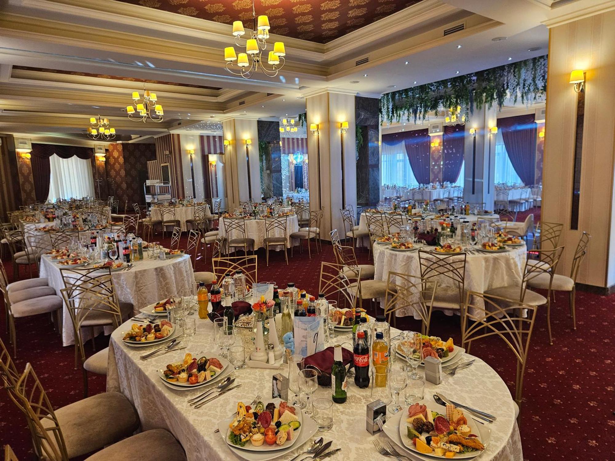 Hotel Bulevard Fagaras Ngoại thất bức ảnh